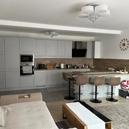 Nadjeziorna Lejlighed *