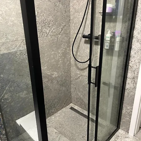 Nadjeziorna Lejlighed *